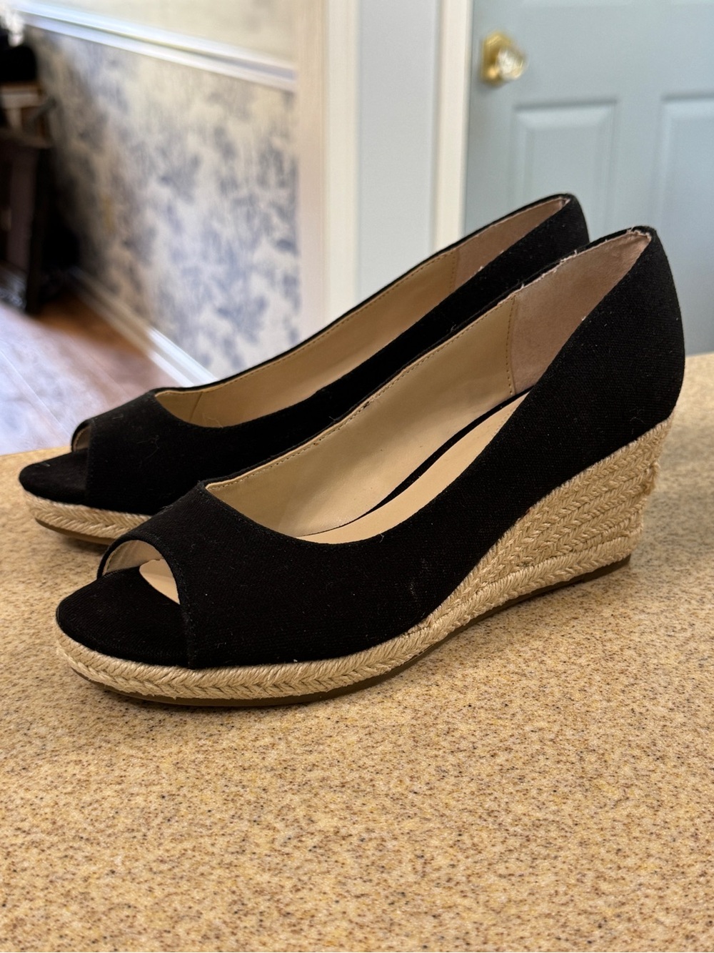 Bandolino Women's Nuri Black Peep-Toe Espadrille Wedges 7 Shoes Platforms